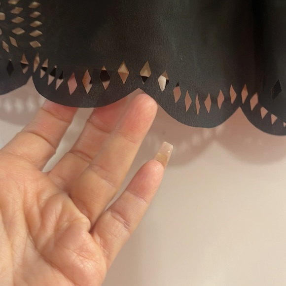 HIP small black with beige underlined for black cut out design shorts nwt - Picture 6 of 8